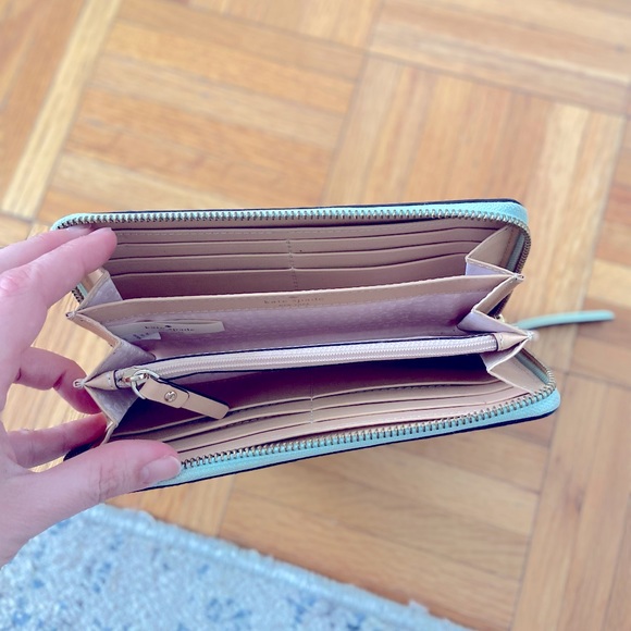 Kate Spade wallet - Picture 3 of 3
